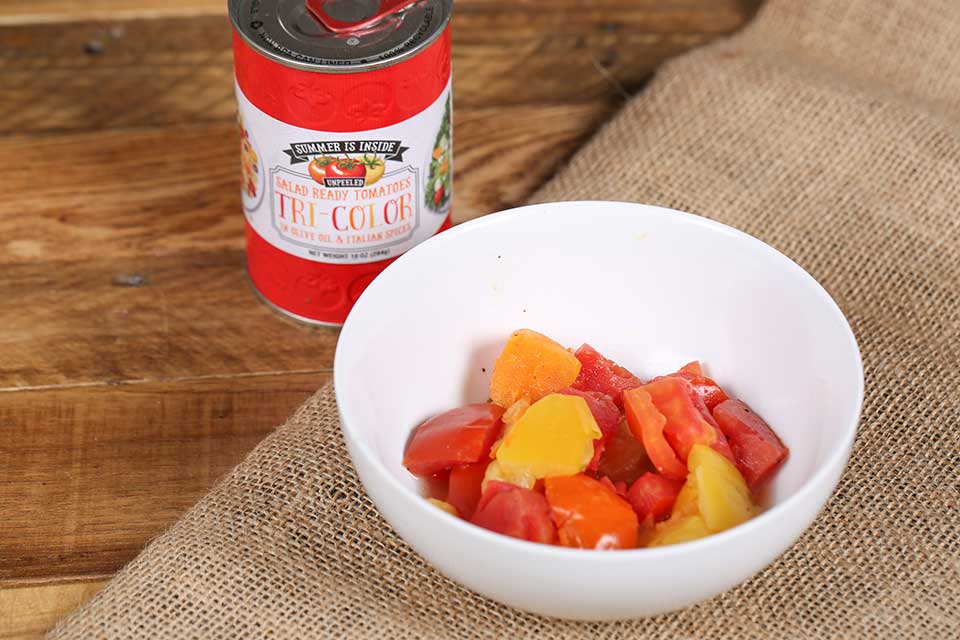 サラダ用トマト缶詰製品の写真